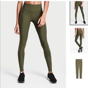 Victoria’s Secret total knockout leggings